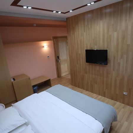 Hotel Elite à Pogradec Extérieur photo