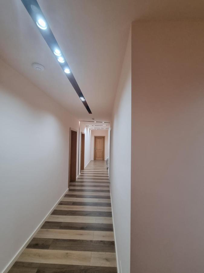 Hotel Elite à Pogradec Extérieur photo