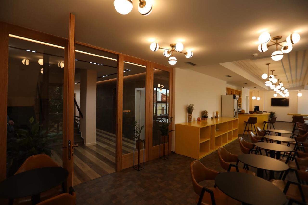 Hotel Elite à Pogradec Extérieur photo