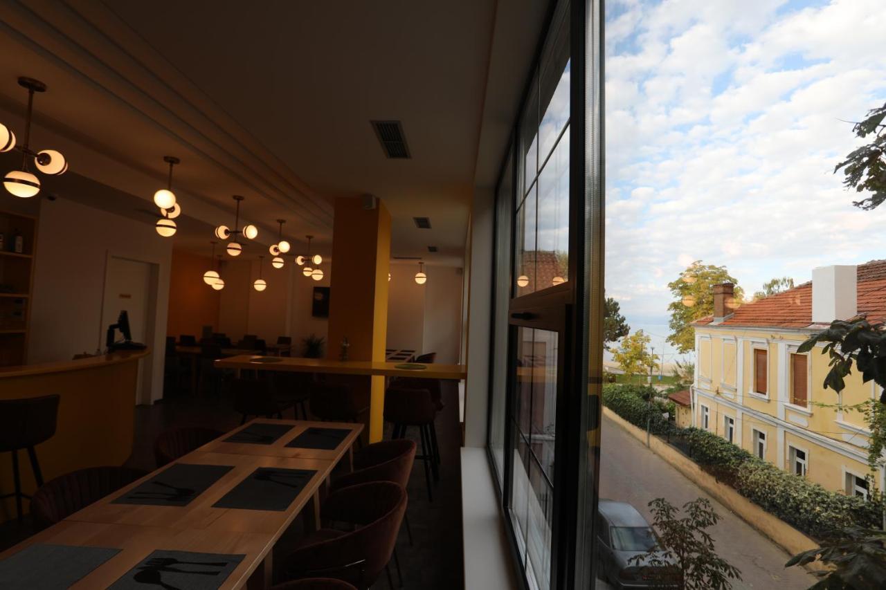 Hotel Elite à Pogradec Extérieur photo