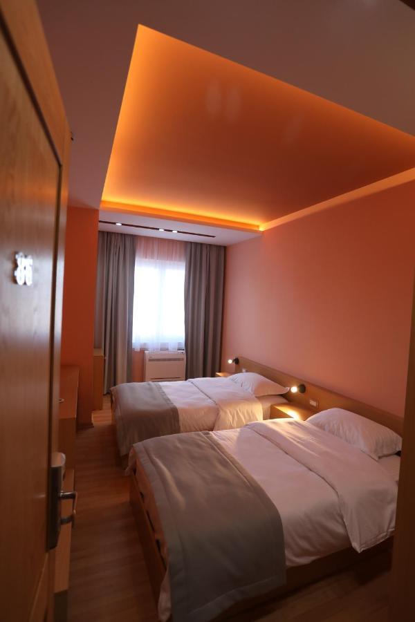 Hotel Elite à Pogradec Extérieur photo